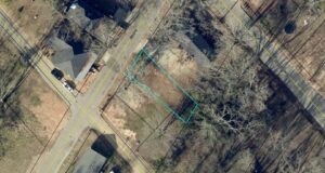 448 Belle St